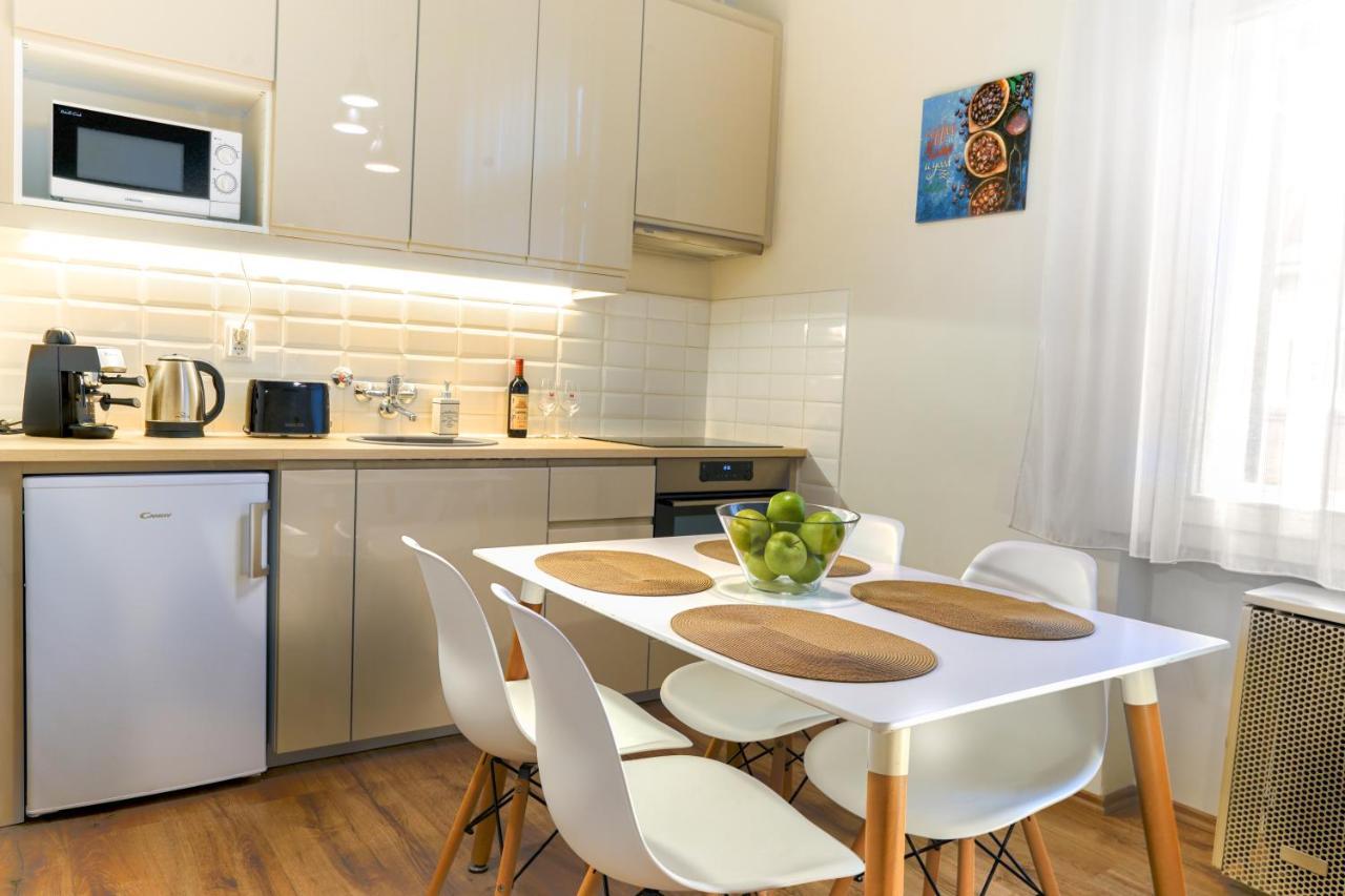 Pasti Central Apartment. Debrecen Dış mekan fotoğraf