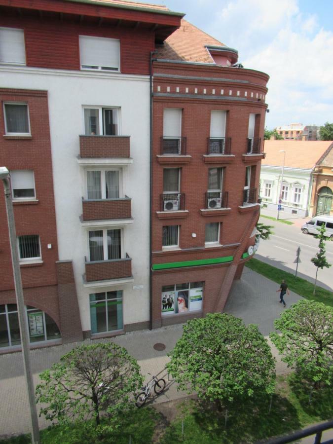 Pasti Central Apartment. Debrecen Dış mekan fotoğraf